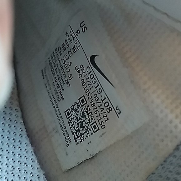 Womens Nike Air Force 1 red and white shoes size 7.5 - 8   😍GREAT CONDITION!!😍 - Picture 7 of 10